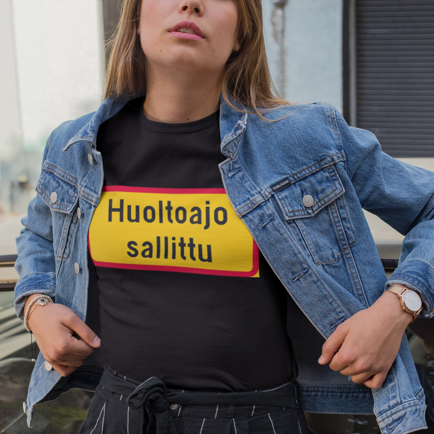 T-PAITA MUSTA VARO - HUOLTOAJO SALLITTU (00 3058)